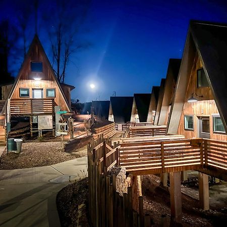 Wrong Way River Lodge & Cabins Ашвил Екстериор снимка