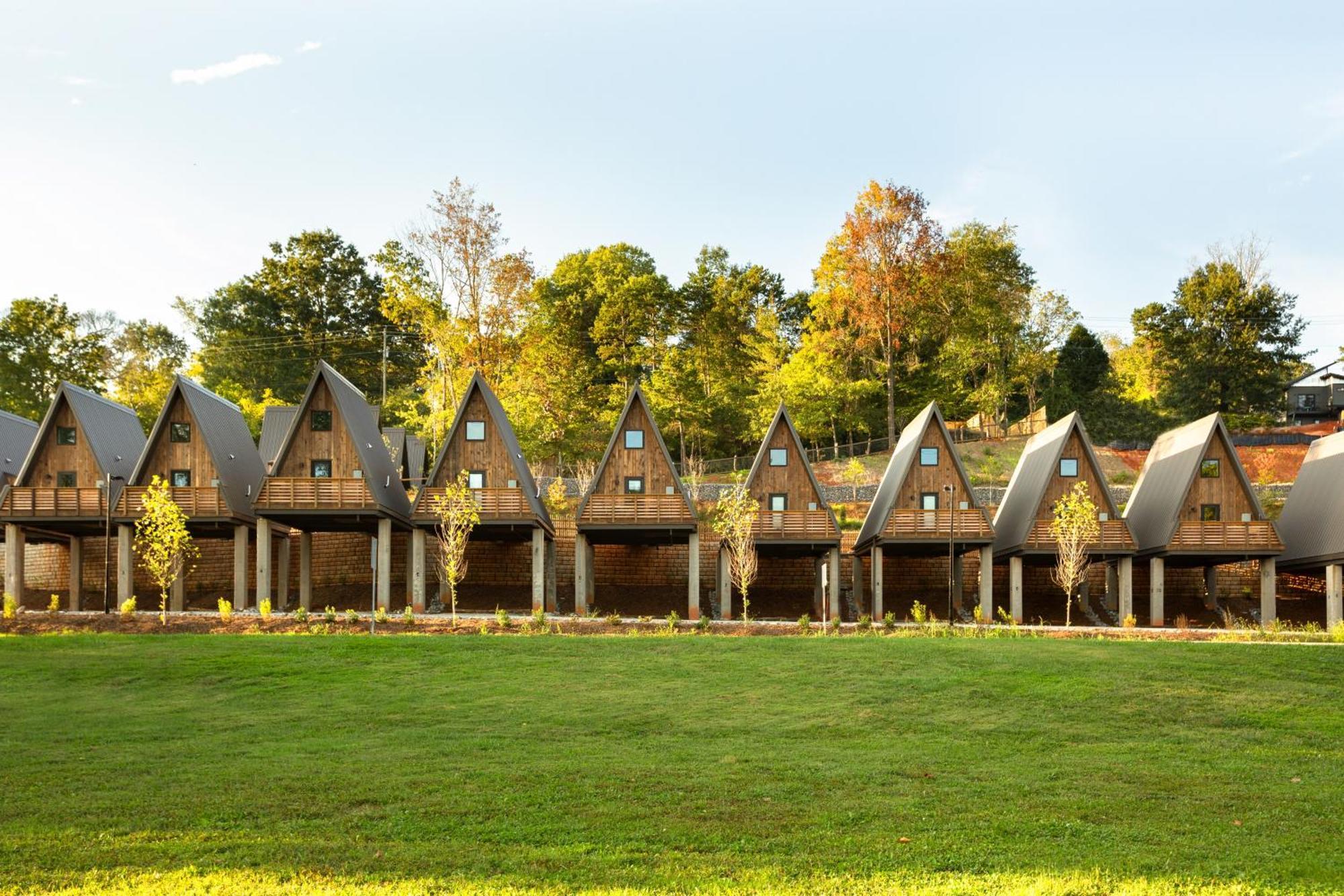Wrong Way River Lodge & Cabins Ашвил Екстериор снимка
