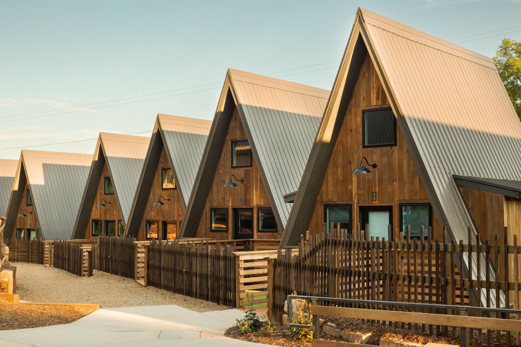 Wrong Way River Lodge & Cabins Ашвил Екстериор снимка