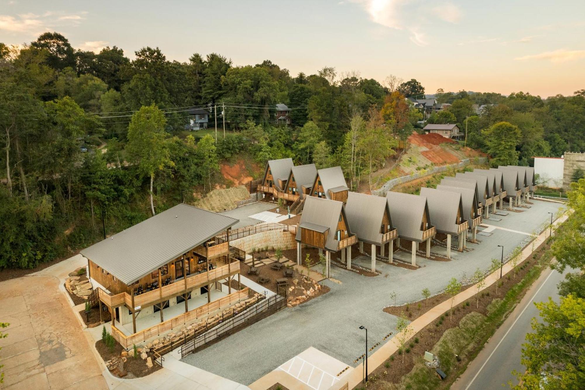 Wrong Way River Lodge & Cabins Ашвил Екстериор снимка